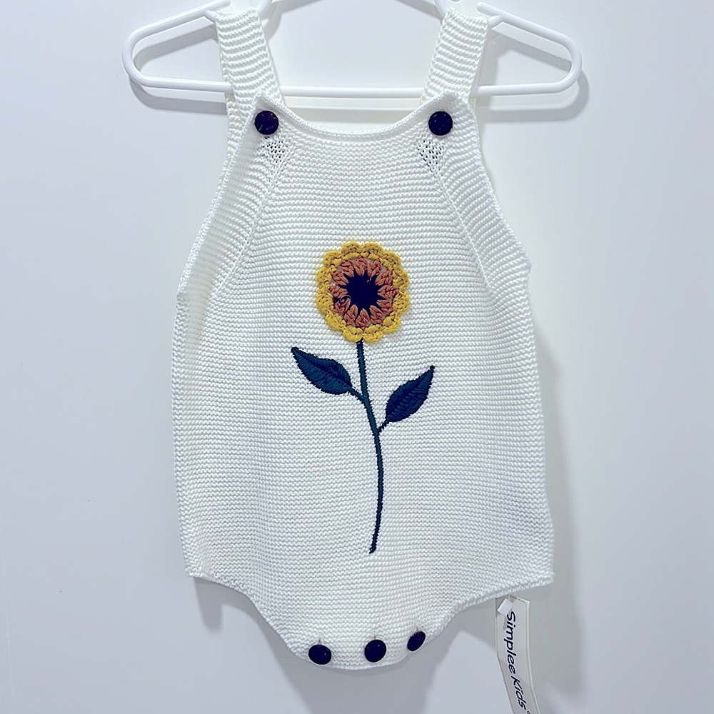 NWT Sunflower crochet 6-9M